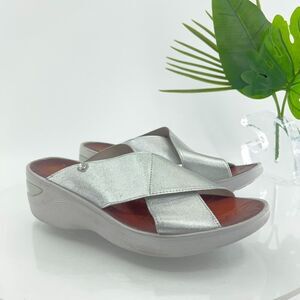 Bzees Women's Desire Sandals 11 Wedge Heel Slip On Silver Textile Casual Comfy